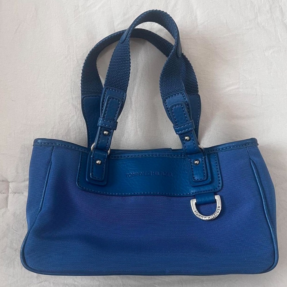 Tommy Hilfiger blue canvas shoulder bag with silver hardware and green inside
